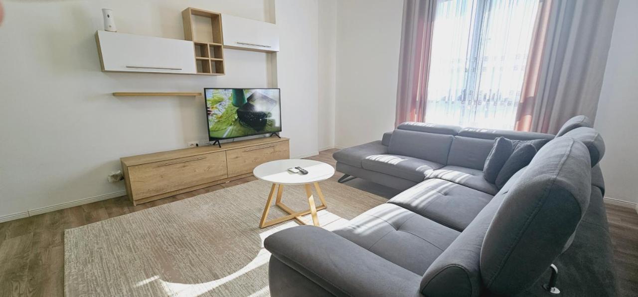 Appartement Myhouse At 21 Dhjetori à Tirana Extérieur photo